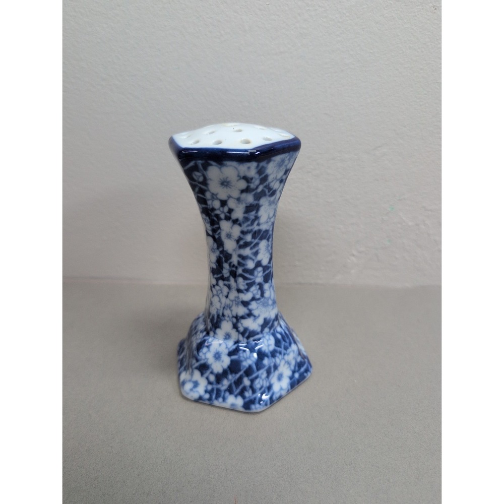 HAT PIN HOLDER BLUE & WHITE VICTORIA ENGLISH IRONSTONE 5.5‎ In Tall